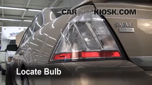 2008 Mercury Sable Premier 3.5L V6 Éclairage Feu stop (remplacer ampoule)